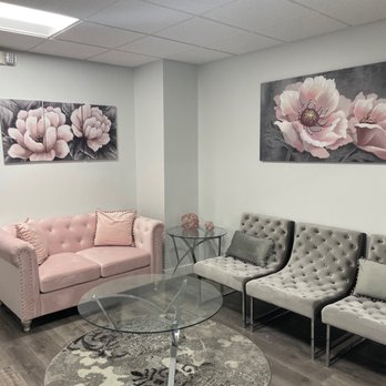 Saber Plastic Surgery - Reception - Plastic Surgeons Near Me - Encino, California Saber Plastic Surgery - Reception - Plastic Surgeons Near Me - Encino, California