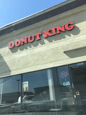 Donut King by null