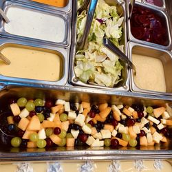 Brock's Bar-B-Que - Lunch buffet salad bar