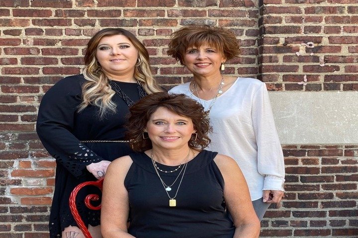 Studio 150 Hair And Nail Salon Logo