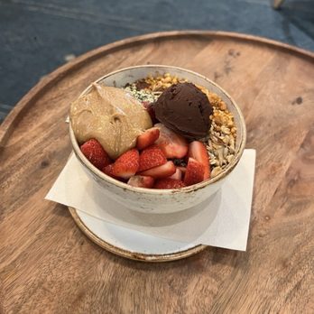 Life Alive Organic Cafe Brookline - pb&j açaí bowl (+ fudge) - Cafes Near Me - Brookline, Massachusetts Life Alive Organic Cafe Brookline - pb&j açaí bowl (+ fudge) - Cafes Near Me - Brookline, Massachusetts