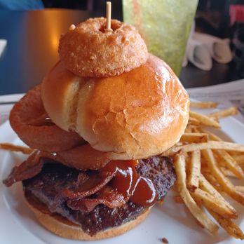 Papa’s House - Western cheeseburger--delicious! - Pizza Near Me - Tehachapi, California