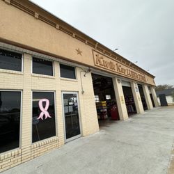 Kwik Kar Lube & Tune Of Angleton Texas - Outside of building