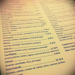Annabella - Carte des pizzaaaaaas !