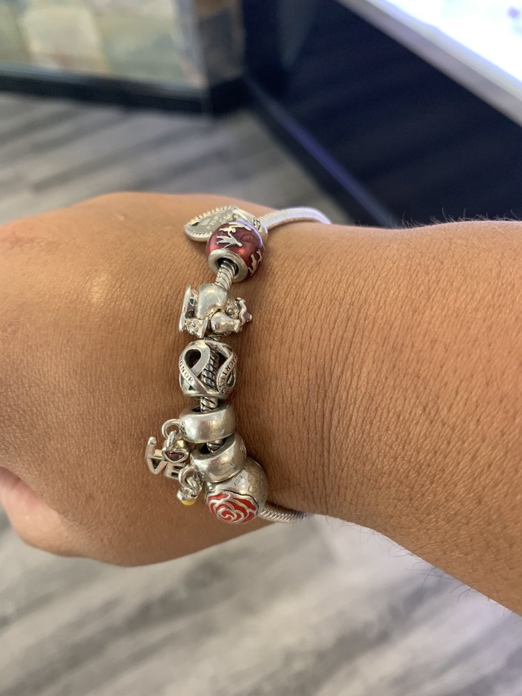 TOWN SQUARE JEWELERS Updated May 2024 33 Photos & 19 Reviews 101