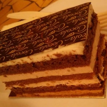 Cocola Bakery - Le Sultan aka Hazelnut Cake ($4.60): DELICIOUS! Tastes like FERRERO ROCHER! - Bakeries Near Me - San Jose, California