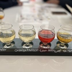 Honeygirl Meadery - Flight