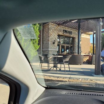 Headrush Roasters Coffee & Tea - Patio at Headrush in Briarcliff - Coffee & Tea Near Me - Kansas City, Missouri