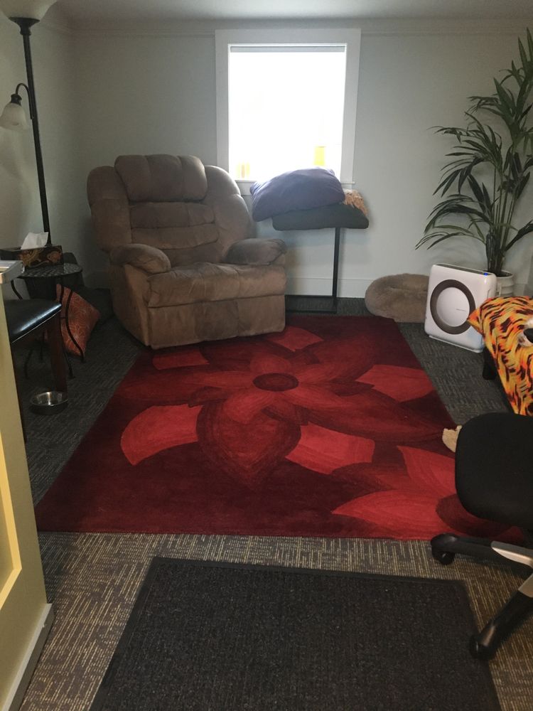 Ruth Anne Lundeberg, Hypnotherapist - grief counselor in Northampton, MA