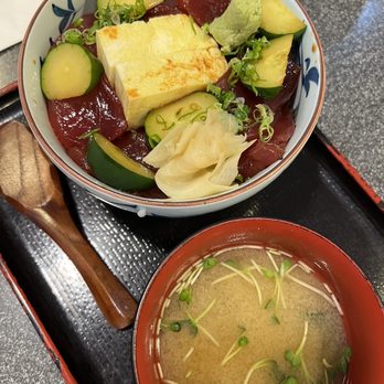 Yohei Sushi Restaurant - Maguro bowl - Sushi Bars Near Me - Honolulu, Hawaii