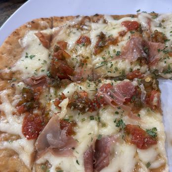 Market Street Grill - Hot tomato jam flatbread (forgot to take the photo until it was half eaten) - American Near Me - Paxton, Illinois Market Street Grill - Hot tomato jam flatbread (forgot to take the photo until it was half eaten) - American Near Me - Paxton, Illinois
