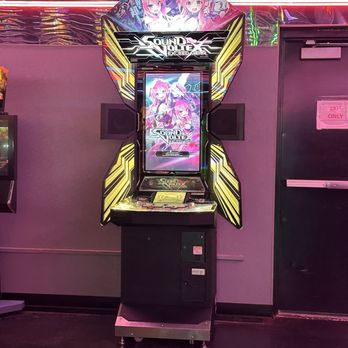 Family Arcade LA - Rhythm game - Arcades Near Me - Los Angeles, California
