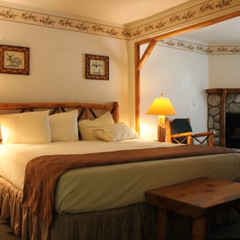 Holiday Inn The Lodge at Big Bear Lake - King room -- very spacious. - Big Bear, CA