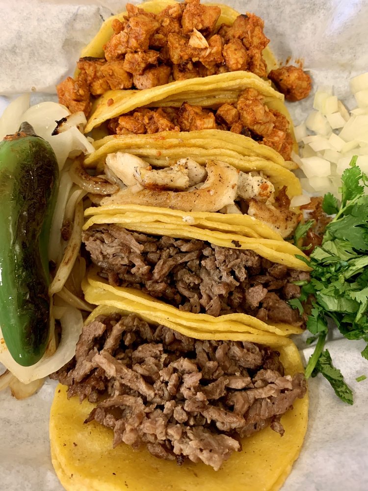 TACOS EL PARIENTE 25 Photos & 28 Reviews 2002 N Main St, Pearland