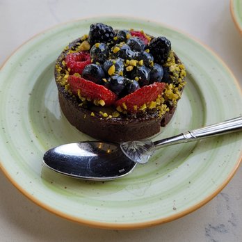 Bouchée Patisserie - Berry Tart with chocolate crust - Patisserie/Cake Shop Near Me - Houston, Texas