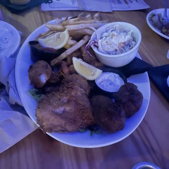 Down Under Restaurant - Seafood platter - Seafood Near Me - Fernandina Beach, Florida