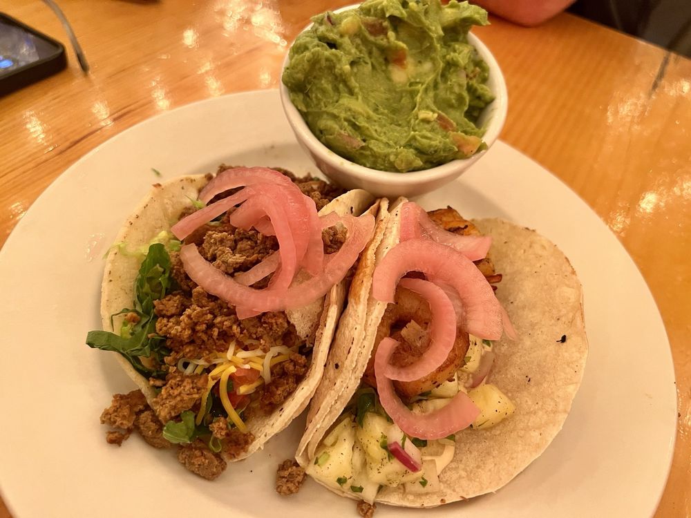 HOOKS CHILL & GRILLE Updated October 2024 75 Photos & 128 Reviews