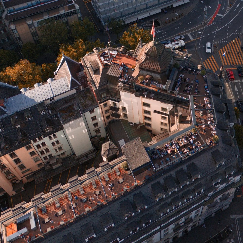 Suite Rooftop Lounge & Bar