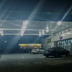 Subway - doesn't light up at night front or side of building cuz the subways been there a long time it's kept up well but the letters dark