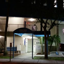 South Florida Surgery Center - Front entrance