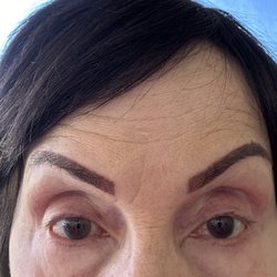Eyebrow Threading by Rita