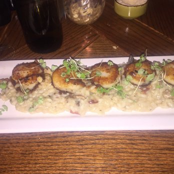 Cafe Pomigliano - Scallops with mushroom risotto - Italian Near Me - Green Oaks, Illinois