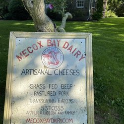Mecox Bay Dairy - The sign at the entrance to Mecox Bay Dairy, 855 Mecox Road .. blink and you might miss it!