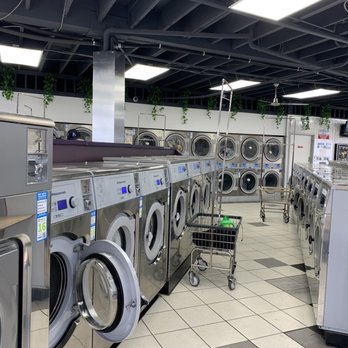 Easy Breezy Laundromat - Inside - Laundromat Near Me - San Diego, California Easy Breezy Laundromat - Inside - Laundromat Near Me - San Diego, California