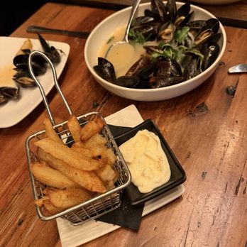 Élyse Restaurant - Mussels & Fries - French Near Me - San Jose, California