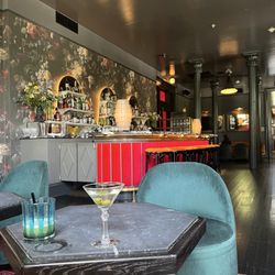 Hotel Saint Vincent - The back bar during the day is quiet place to finish your drink.