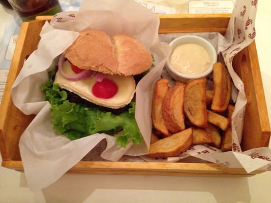 Le Grand Burger by null
