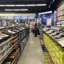 SKECHERS Warehouse Outlet
