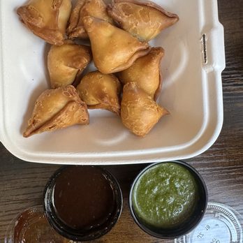 Say She Ate - samosa popcorn - Cafes Near Me - Philadelphia, Pennsylvania