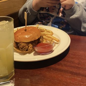Bahama Breeze - Honey Butter Crispy Chicken Sandwich - Bars Near Me - Woodbridge, Virginia