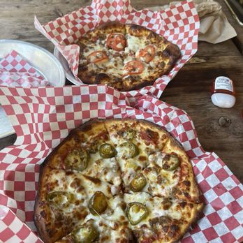 Red's Pizzeria - Pizza - Pizza Near Me - Eureka Springs, Arkansas