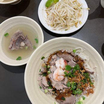 Phnom Penh - Noodle soup with broth separated - Cambodian Near Me - Vancouver, British Columbia Phnom Penh - Noodle soup with broth separated - Cambodian Near Me - Vancouver, British Columbia