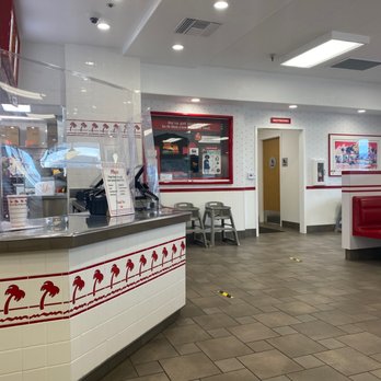 In-N-Out Burger - Love this place.  The staff and managment are incredible. - Fast Food Near Me - Mill Valley, California