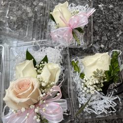 Buds & Blooms at Federal Way - Thanks B& B for helping my daughter with perfect flowers for 1st dance. Thank you making another last min for a friend. Best service!!!