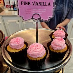 Smallcakes Cupcakery & Creamery - Pink vanilla