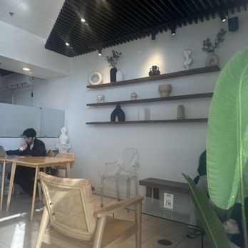Da Vien Coffee - Inside - Desserts Near Me - Westminster, California Da Vien Coffee - Inside - Desserts Near Me - Westminster, California