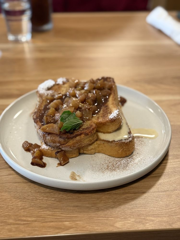 Full Circle Kitchen and Sound