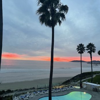 Kon Tiki Inn - Room 304 - Hotels Near Me - Pismo Beach, California