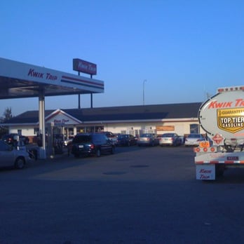 Kwik Trip - a gas station with cars parked in front of it - Convenience Stores Near Me - Rochester, Minnesota Kwik Trip - a gas station with cars parked in front of it - Convenience Stores Near Me - Rochester, Minnesota