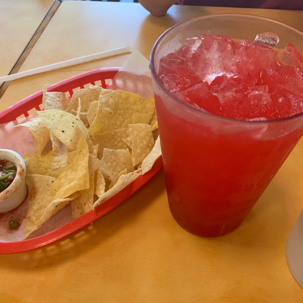 Juani’s Kitchen - chips and Agua Fresca WATERMELON!!! - Mexican Near Me - Albuquerque, New Mexico
