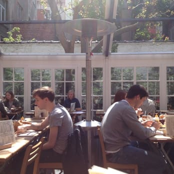 Le Pain Quotidien - Een zonnig ontbijt in het hart van de Sablon! - Bakeries Near Me - Brussels, BRU Le Pain Quotidien - Een zonnig ontbijt in het hart van de Sablon! - Bakeries Near Me - Brussels, BRU