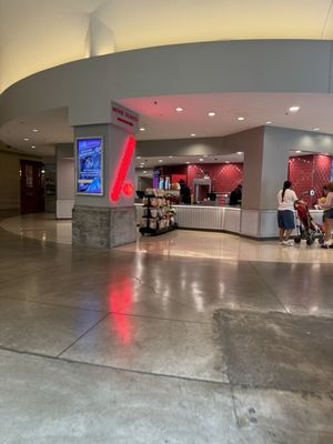 B&B Theatres KC Extreme Screen Union Station by null
