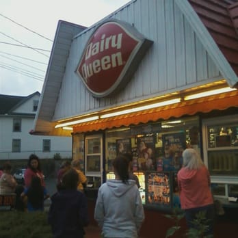 Dairy Queen Store - people standing in line outside - Ice Cream & Frozen Yogurt Near Me - Torrington, Connecticut
