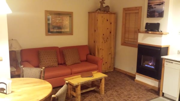 RED WOLF LAKESIDE LODGE - Updated December 2024 - 15 Reviews - 7630 N