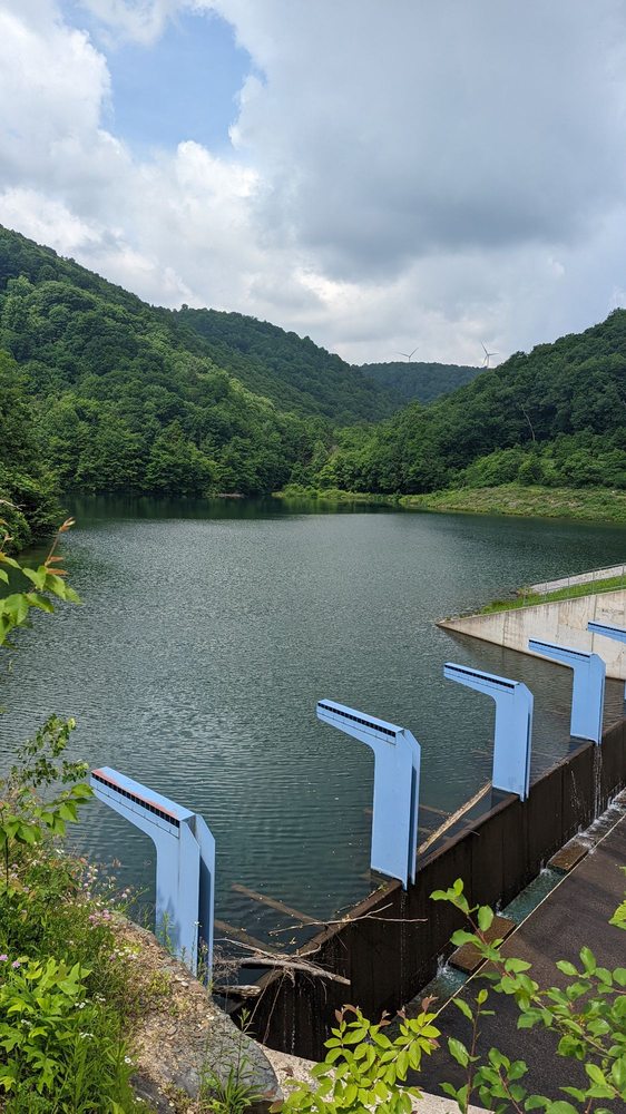 Social spots from 6 to 10 Trail