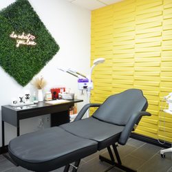 Royal Laser Med Spa - Royal Laser Med Spa Facial treatments room